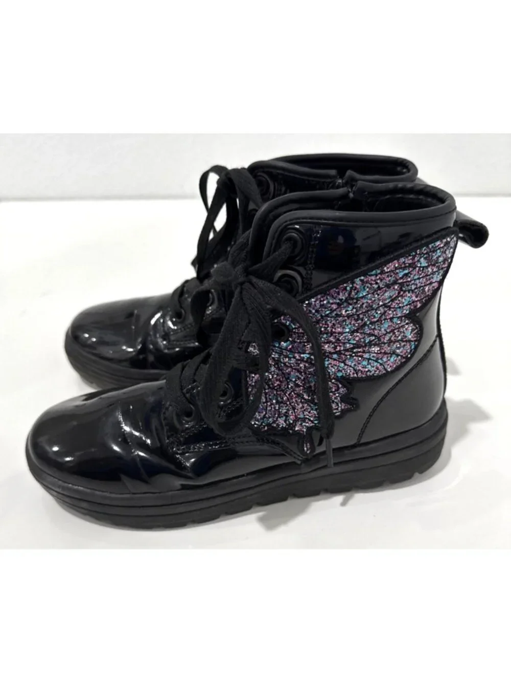 Skechers Trendy Black High-Top Shiny Patent Boots Butterfly Detail Girls Size 4